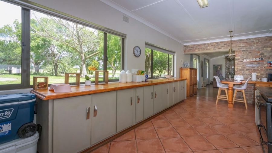 5 Bedroom Property for Sale in Kroonstad Rural Free State